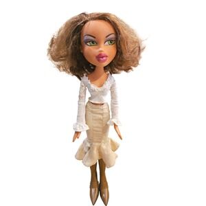 MGA Bratz Doll Brunette‎ Green Eyes Lace Top Mermaid Skirt Tan Boots 24" Vintage